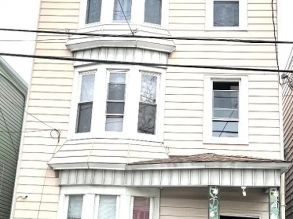 93 Komorn St, Newark City, NJ 07105
