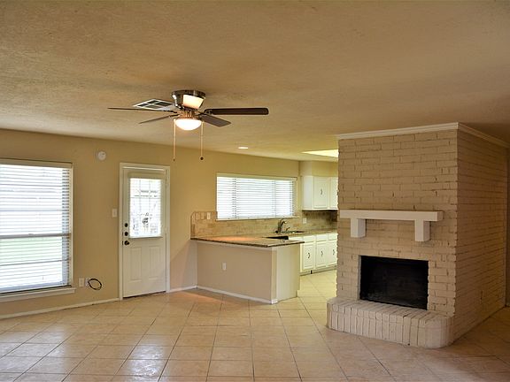 3rd image of 22602 Fincastle Dr