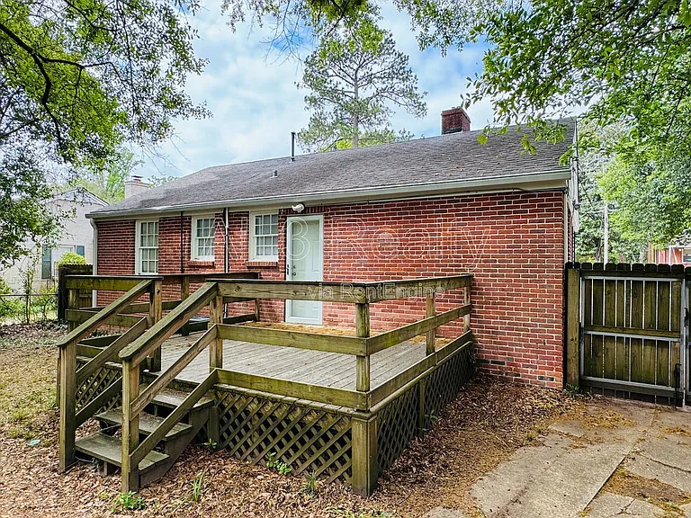 301 Bradley Dr — Photo 23