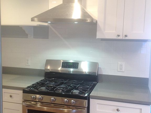4th image of 404 S Veitch St