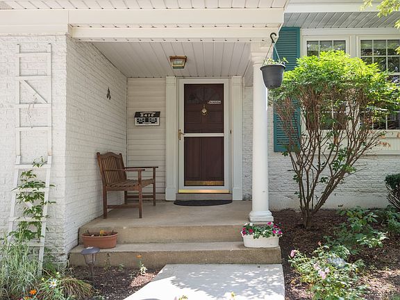 2nd image of 2415 E Lillian Ln