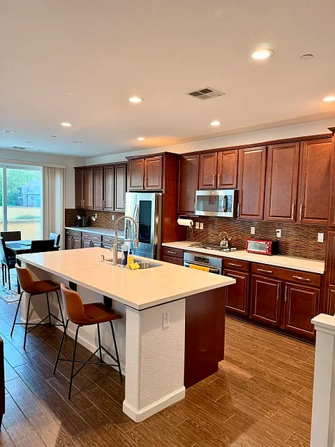 3 bed, 2000 sqft, $3,495 — Photo 4