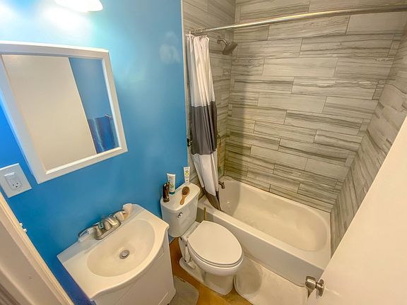 5th image of 9 Wooster Pl APT 2