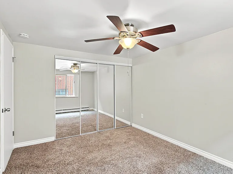 222 Logan — Photo 37