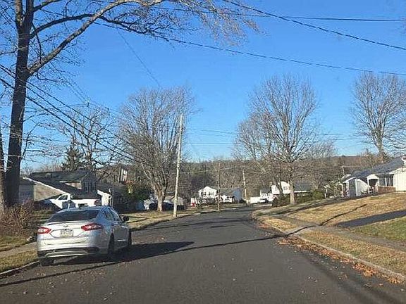 5th image of 1266 Log College Dr