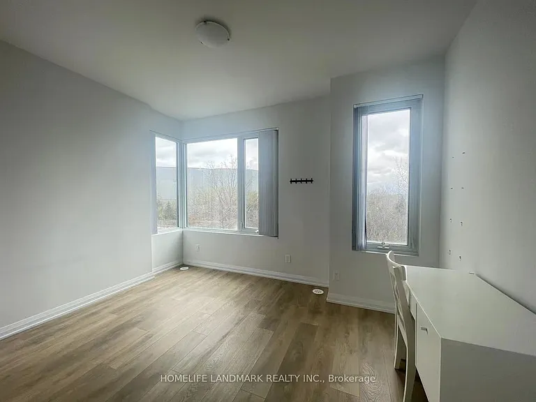 1060 Portage Pkwy E #Townhouse 60 — Photo 14