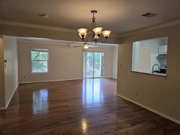 2nd image of 119 Vista Dr