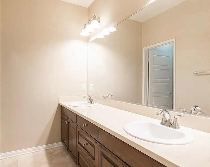 20328 Paseo Las Olivas — Photo 25