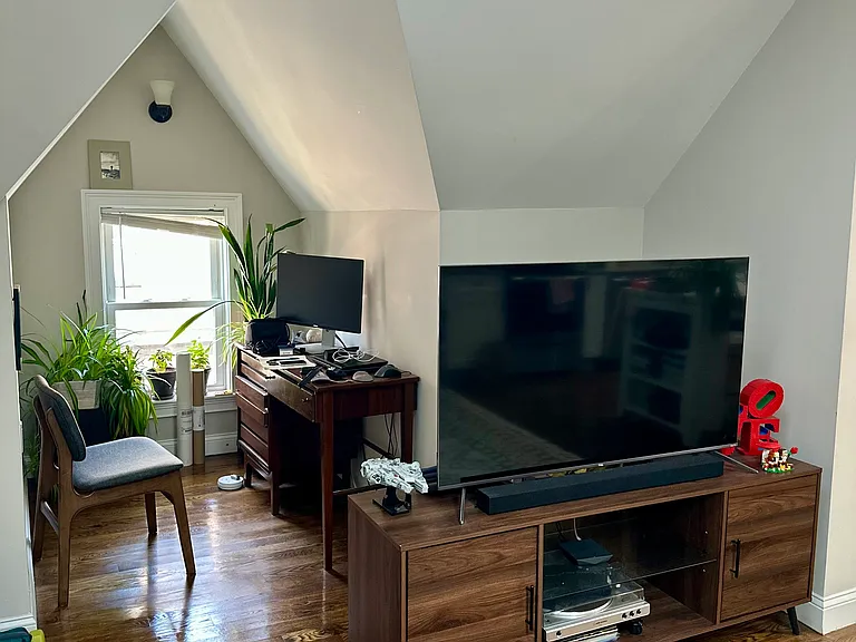 3149 Washington St #4 — Photo 7