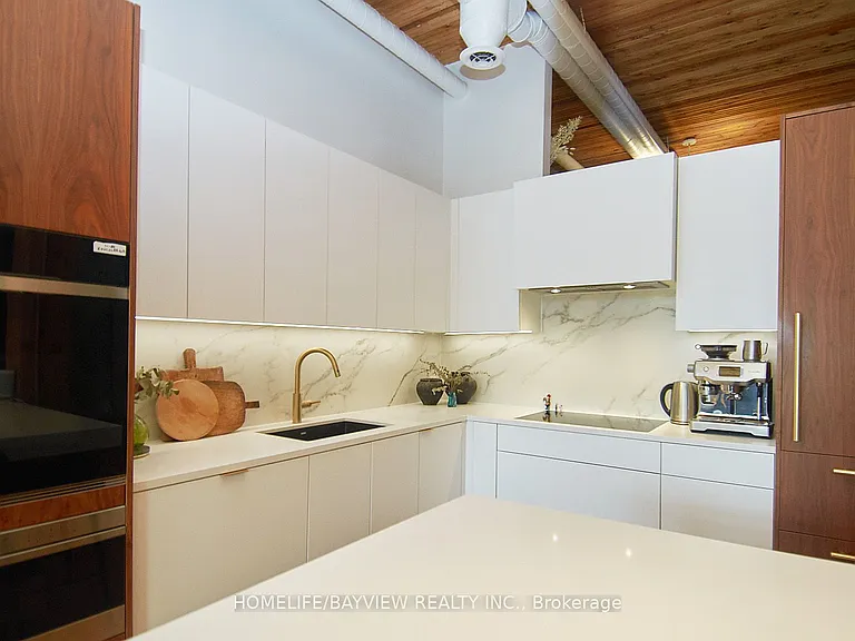 993 Queen St W #203 — Photo 27