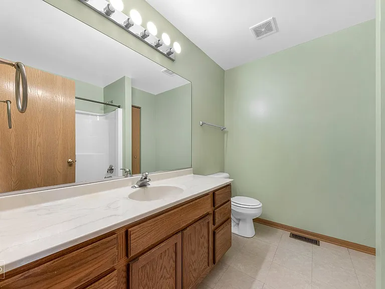 959 Ellsworth Dr — Photo 9