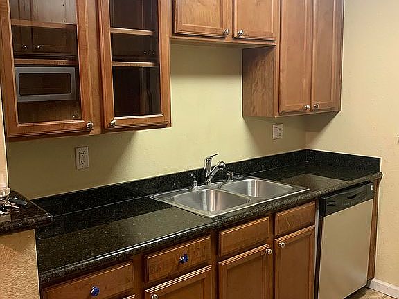 2nd image of 1034 Yarwood Ct