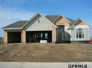 16508 S Briar, Omaha, NE 68136