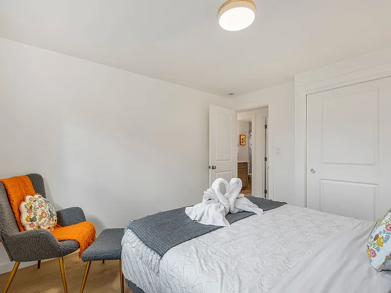 14009 SE 37th Pl — Photo 3