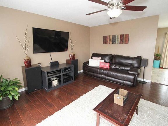 3rd image of 101 Grand Central Dr