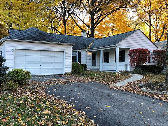 2nd image of 3921 Lenox Dr