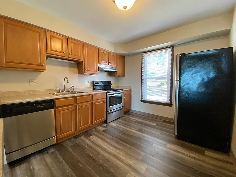 41 Bailey Ave — Photo 5