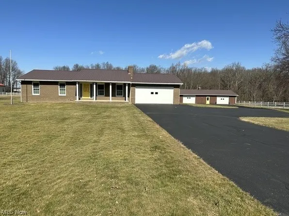 5046 Dover Rd, Apple Creek, OH 44606
