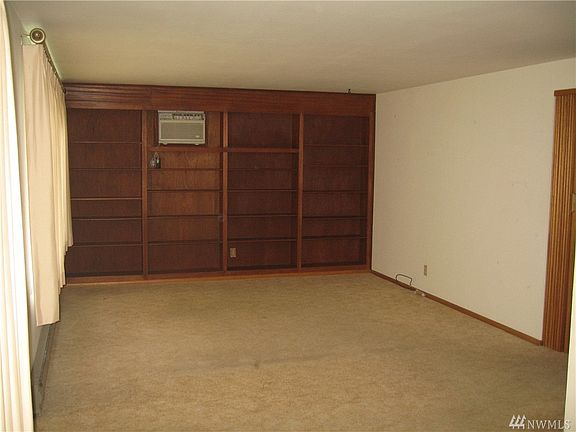 3rd image of 117 H St SE