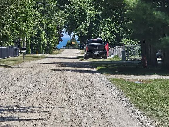 5th image of Elm Rd