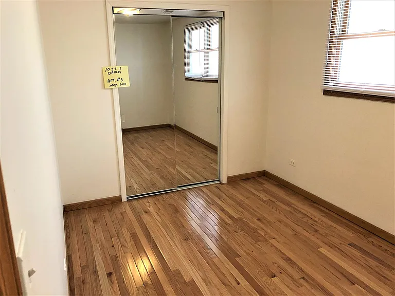 1037 S Oakley Blvd — Photo 8