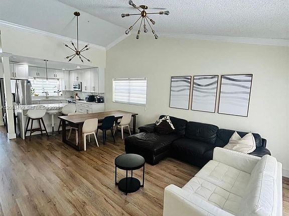 4th image of 7342 NW 38th Pl
