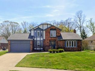 112 Streamview Dr, Troy, MI 48085