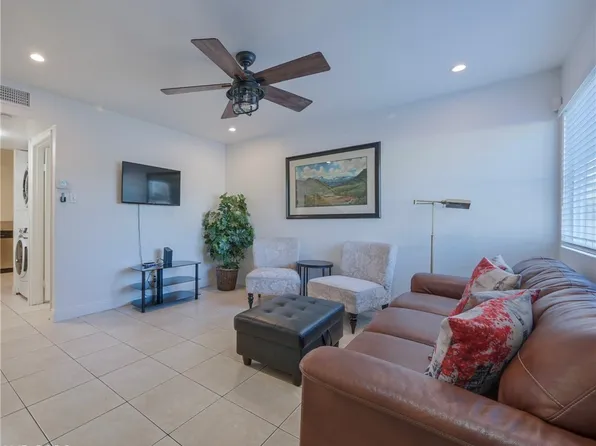 4770 Topaz St Unit 15, Paradise Town, NV 89121