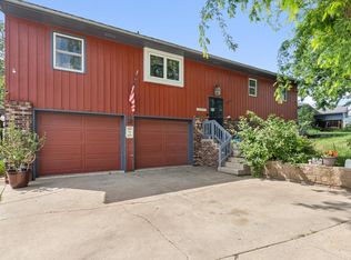 310 9th St NW, Plainview, MN 55964