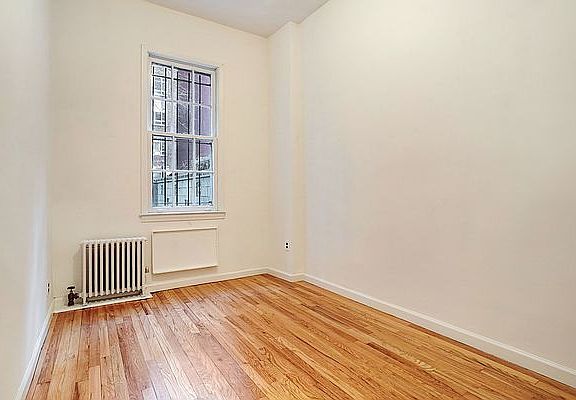 4th image of 34 W 85th St APT B
