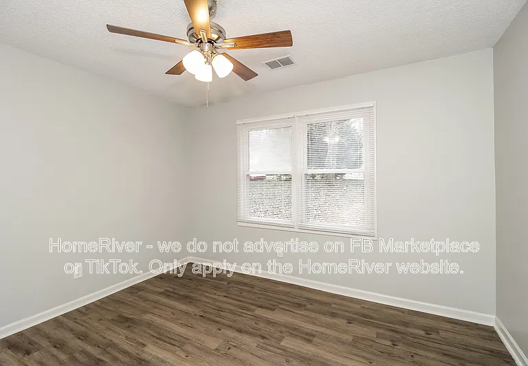 2482 Fairfield Ct SW — Photo 12