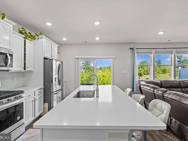 15 Morley Blvd — Photo 17