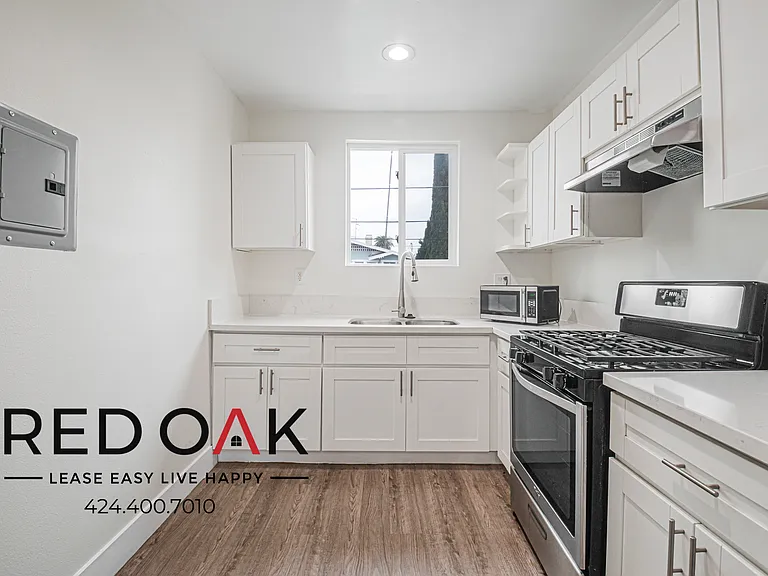 4070 Venice Blvd #9 — Photo 12