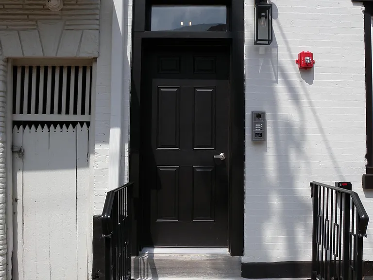 23-27 E Union St #23A — Photo 14