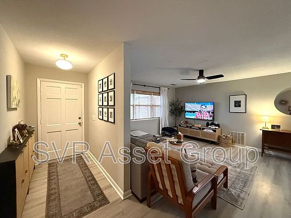 3rd image of 1272 Arlingwood Ave