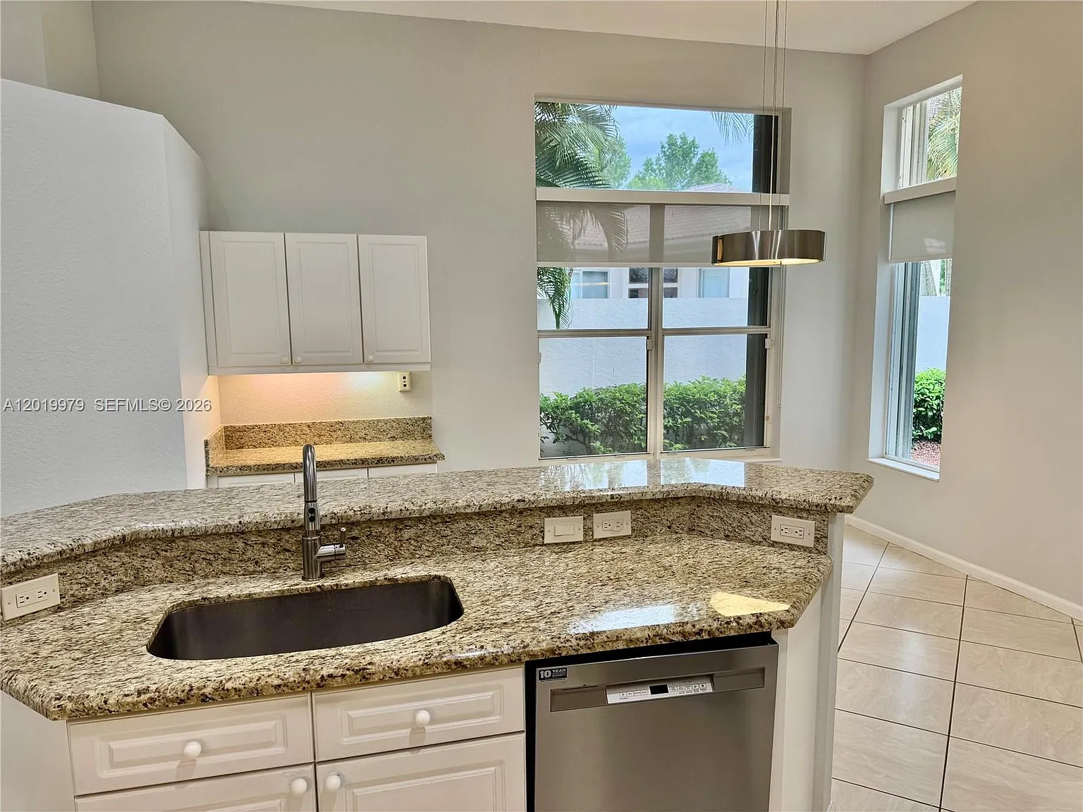 Bay Pointe Weston Hills — Photo 4