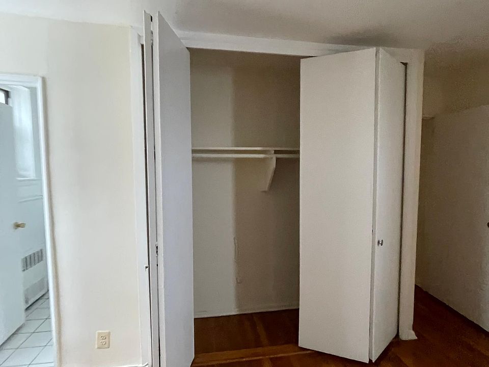 1st image of 14220 84th Dr APT 6A
