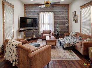 104 Coke St, Yoakum, TX 77995