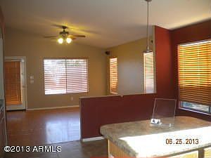 5th image of 733 E Marigold Pl
