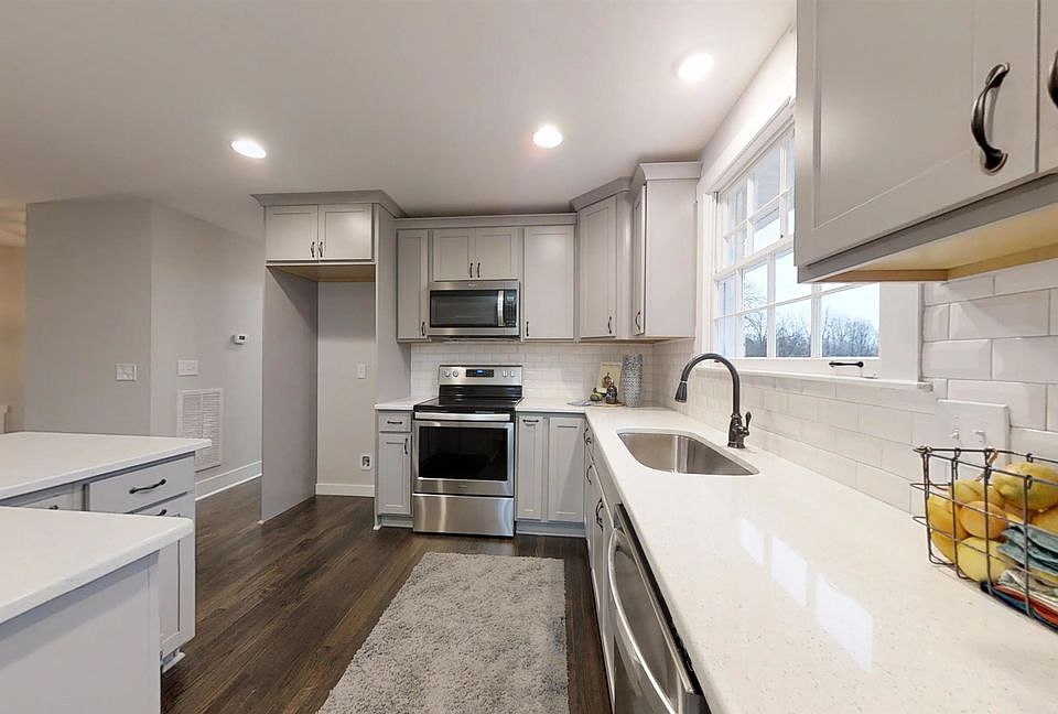 1st image of 228 Lakeside Park Dr