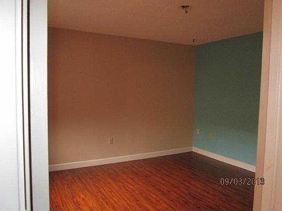 2nd image of 1021 Mockingbird Ln APT 414