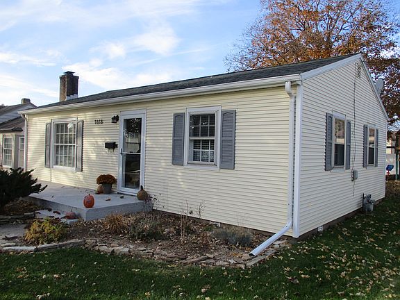 2nd image of 1818 Schuyler St