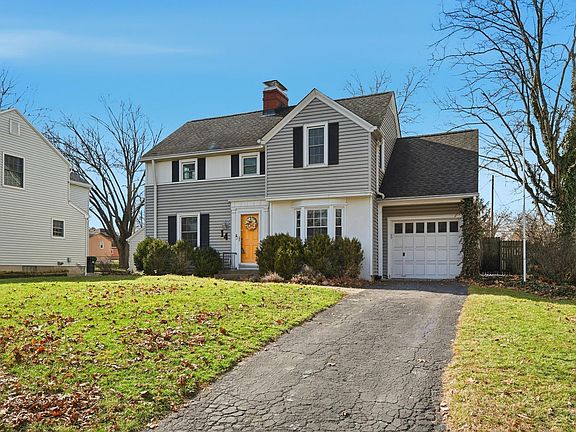 2nd image of 14 Santa Fe Rd