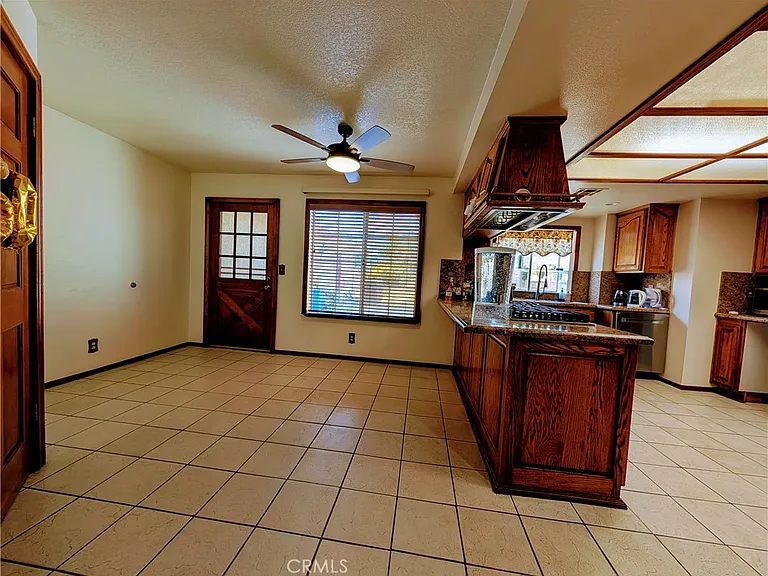 2828 W Avenue O8 — Photo 13