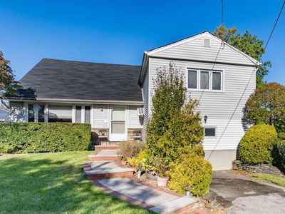 850 Ibsen Street, Woodmere, NY, 11598