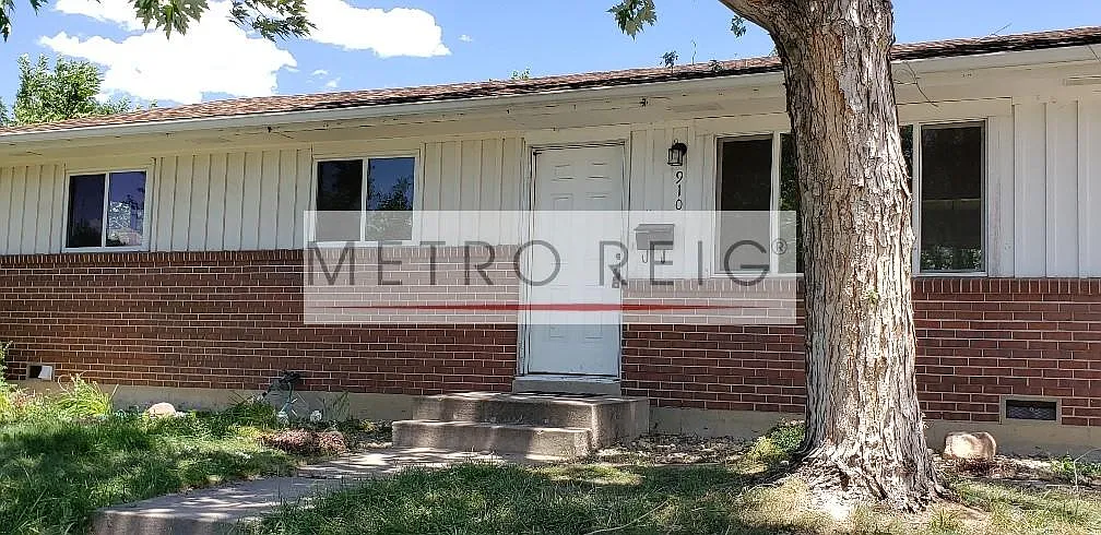 3 bed, 1026 sqft, $3,000 — Photo 4
