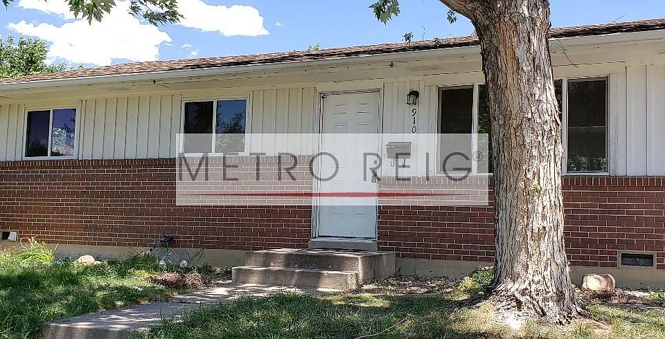 1st image of 910 37th St