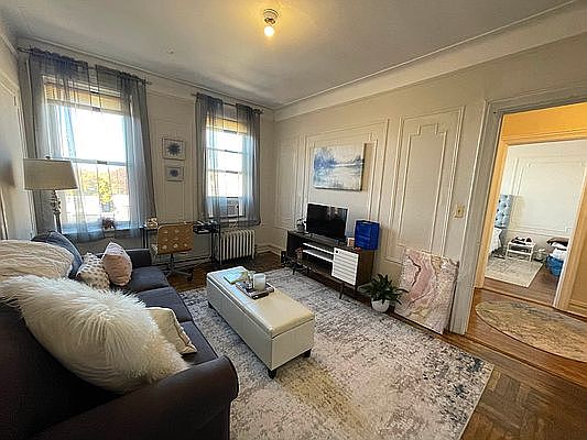 5th image of 2331 29th St APT 4