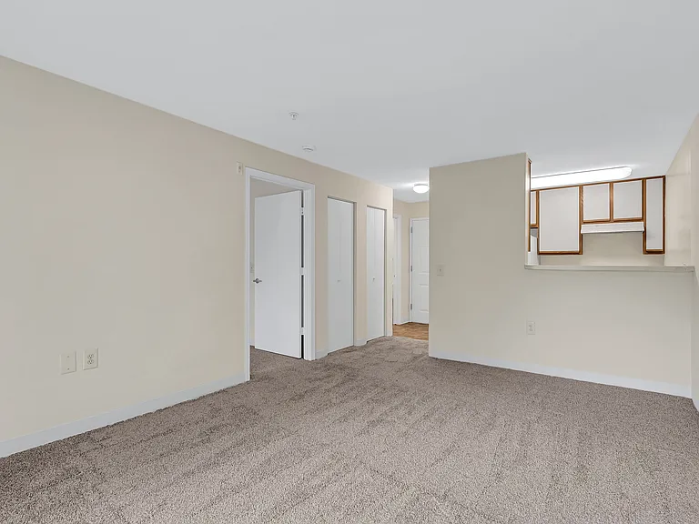 Laurel Lakes — Photo 18