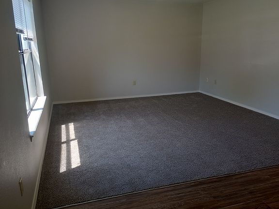 2nd image of 1715 N Main St #3B-2Ba